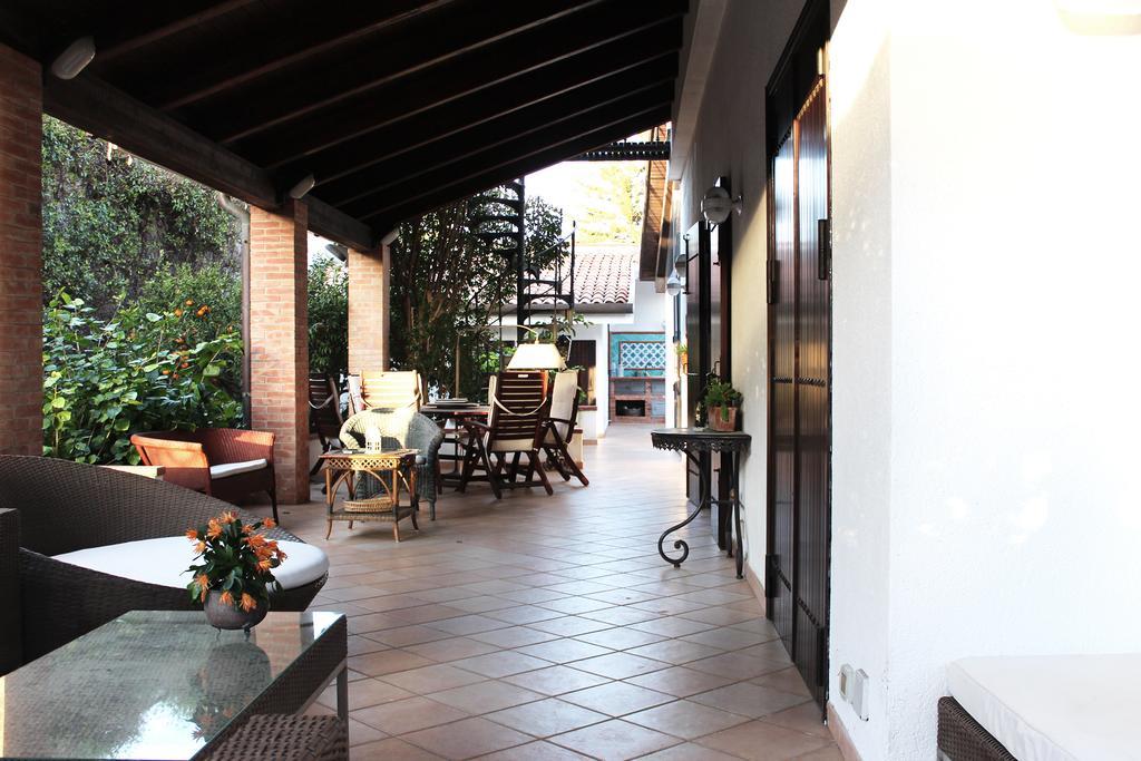 B&B Casa Chinaski 몬델로 외부 사진